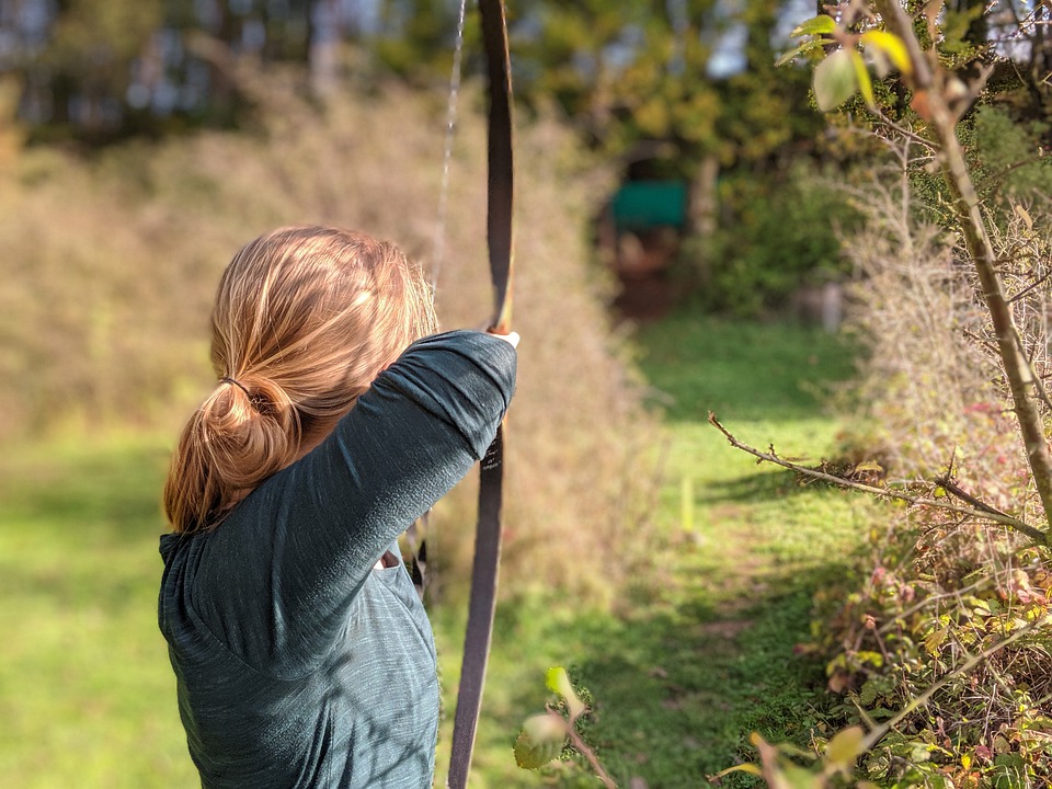 10 Best Recurve Bows For Barebow Archery [2025 Reviews]